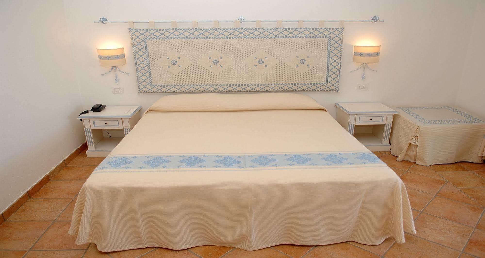Hotel Costa Caddu سان تيودورو المظهر الخارجي الصورة